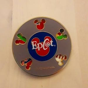 Spinning Epcot 2001 Disney Lanyard Trading Pin